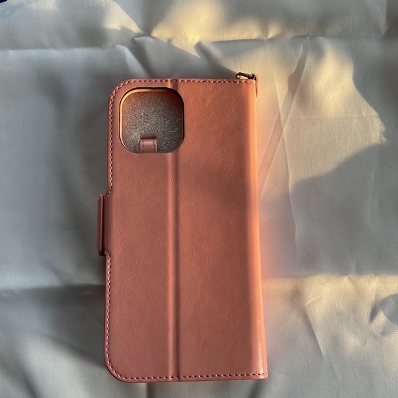 FYY Faux Leather iPhone 12 Pro Max pink daisy Wallet with wrist strap - Picture 4 of 14